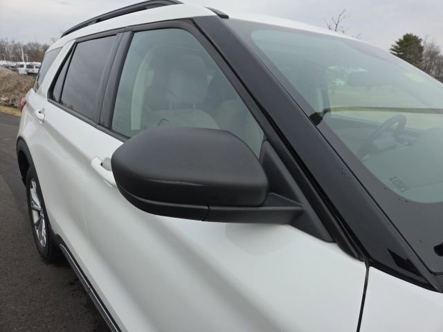 Certified 2023 Ford Explorer XLT w/ Equipment Group 202A image 3