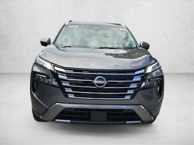 Used 2025 Nissan Rogue SL FWD image 2