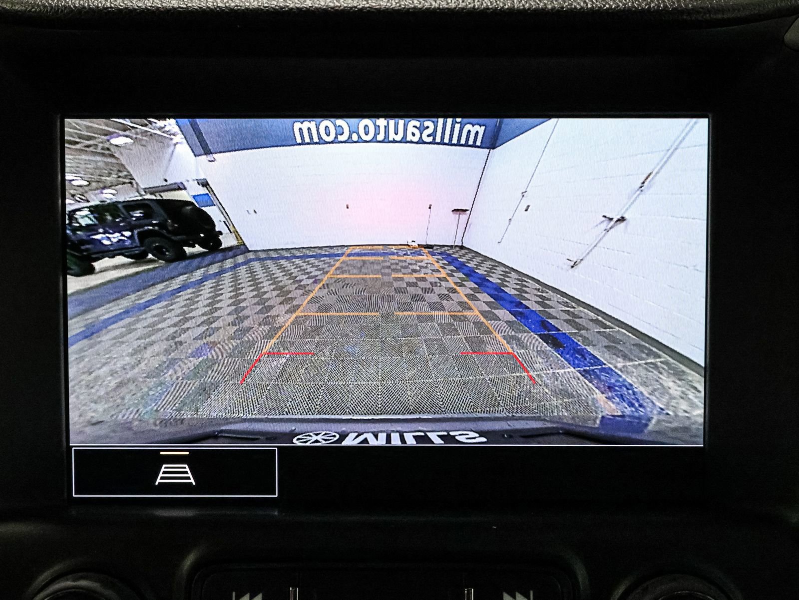 Used 2024 GMC Terrain SLT image 37