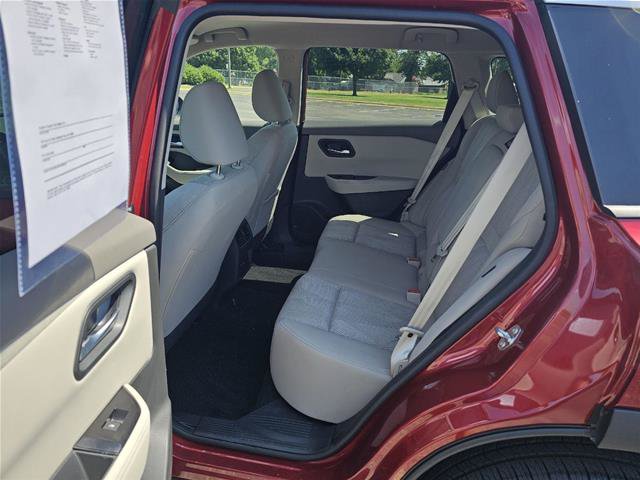 Used 2025 Nissan Rogue SV AWD/4WD image 14