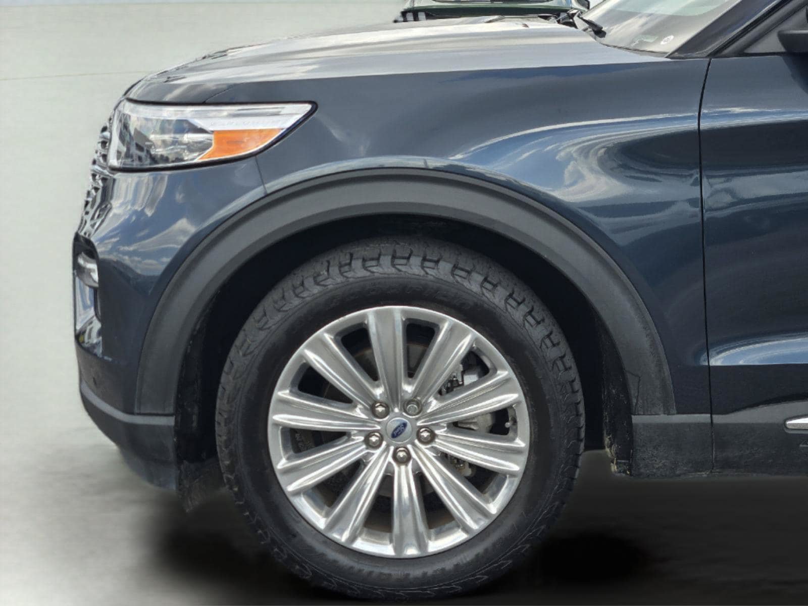 Certified 2022 Ford Explorer Limited w/ Equipment Group 301A RWD image 9