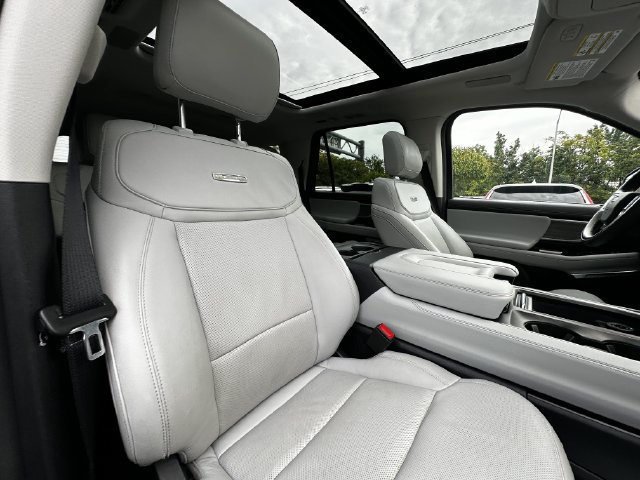 Certified 2025 Ford Expedition Max Platinum w/ Driver's Package AWD/4WD image 36