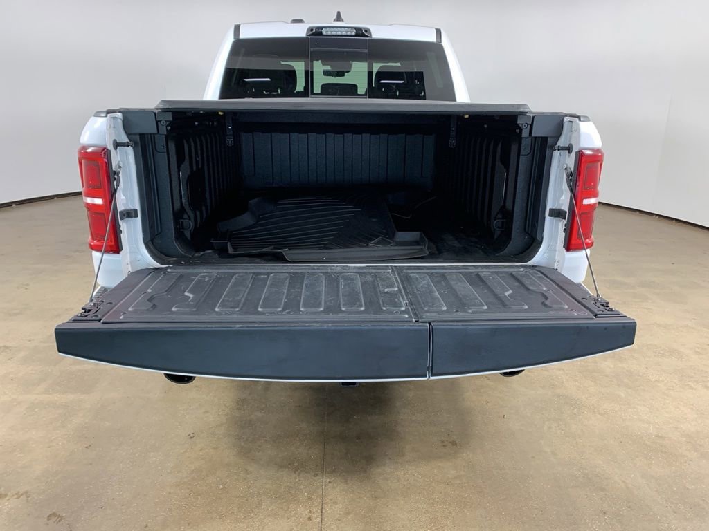 Used 2025 RAM 1500 Limited AWD/4WD image 17