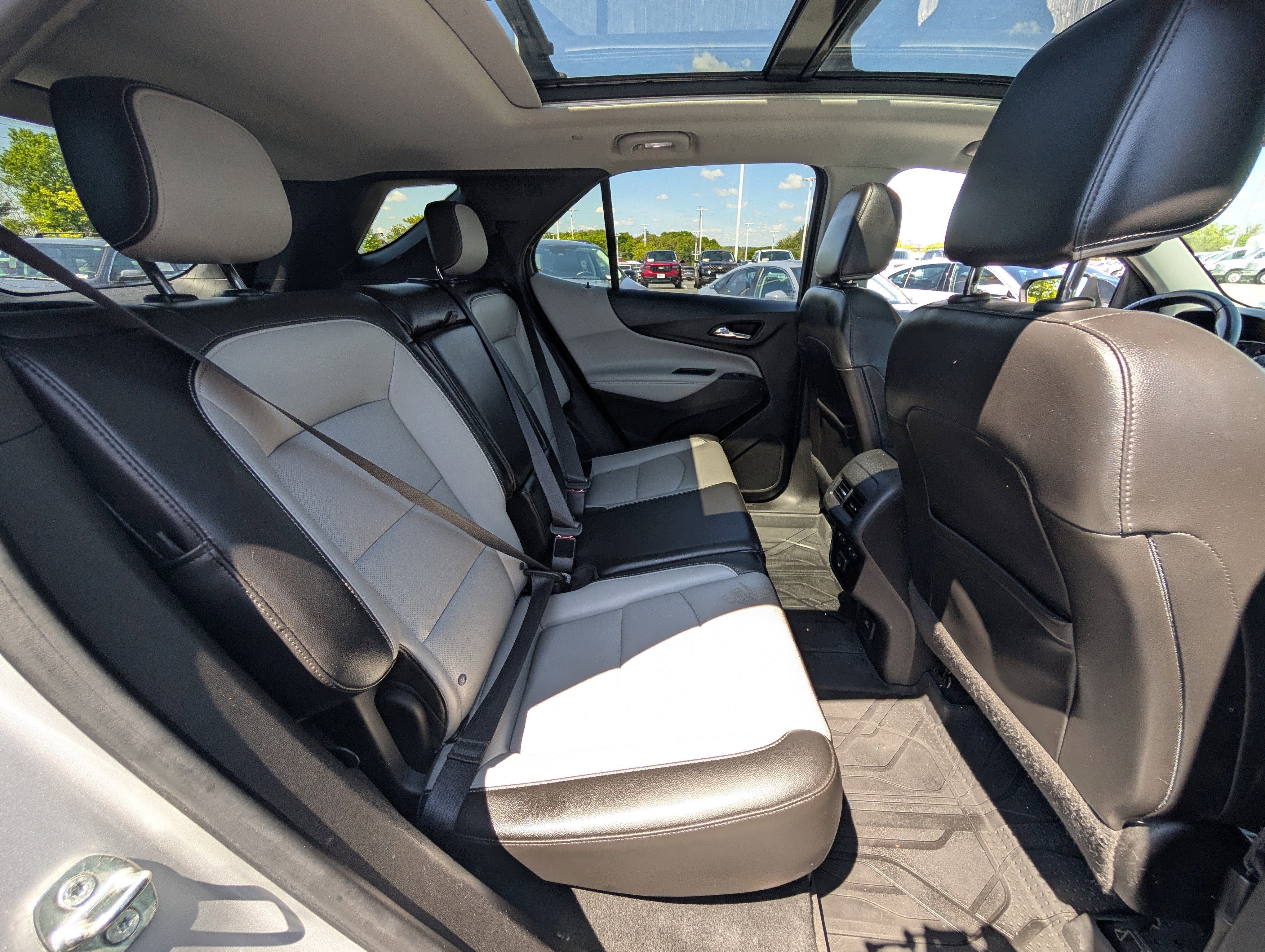 Used 2019 Chevrolet Equinox Premier AWD/4WD image 11