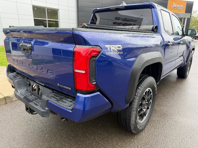 Used 2025 Toyota Tacoma TRD Off-Road AWD/4WD image 3