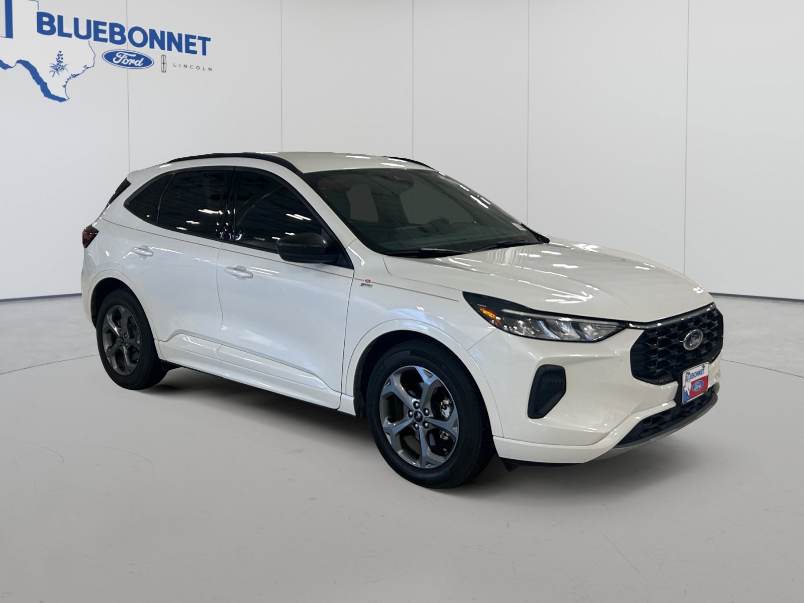 Certified 2024 Ford Escape ST-Line w/ Tech Pack #1 FWD image 3