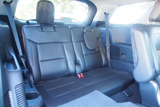 Certified 2022 Ford Explorer XLT w/ Equipment Group 202A image 15