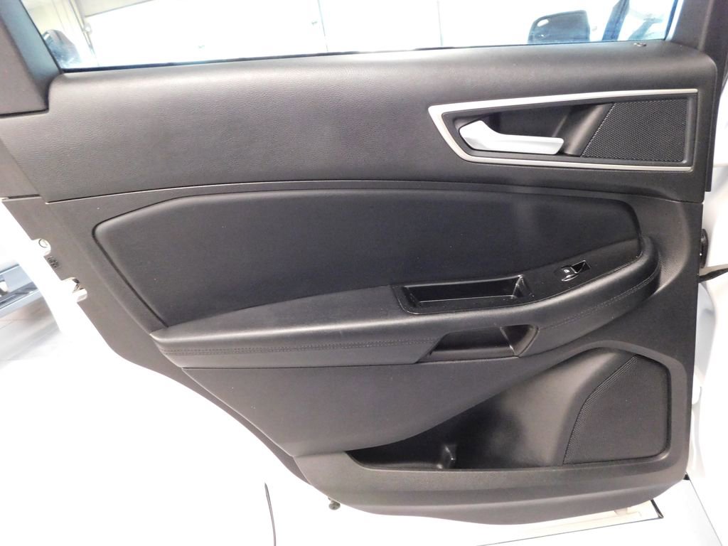 Certified 2018 Ford Edge SEL w/ Equipment Group 201A AWD/4WD image 28