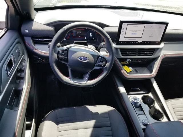 Certified 2025 Ford Explorer ST-Line w/ Premium Package AWD/4WD image 18