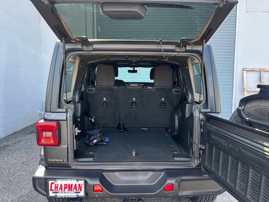 Used 2018 Jeep Wrangler Unlimited Sahara AWD/4WD image 30