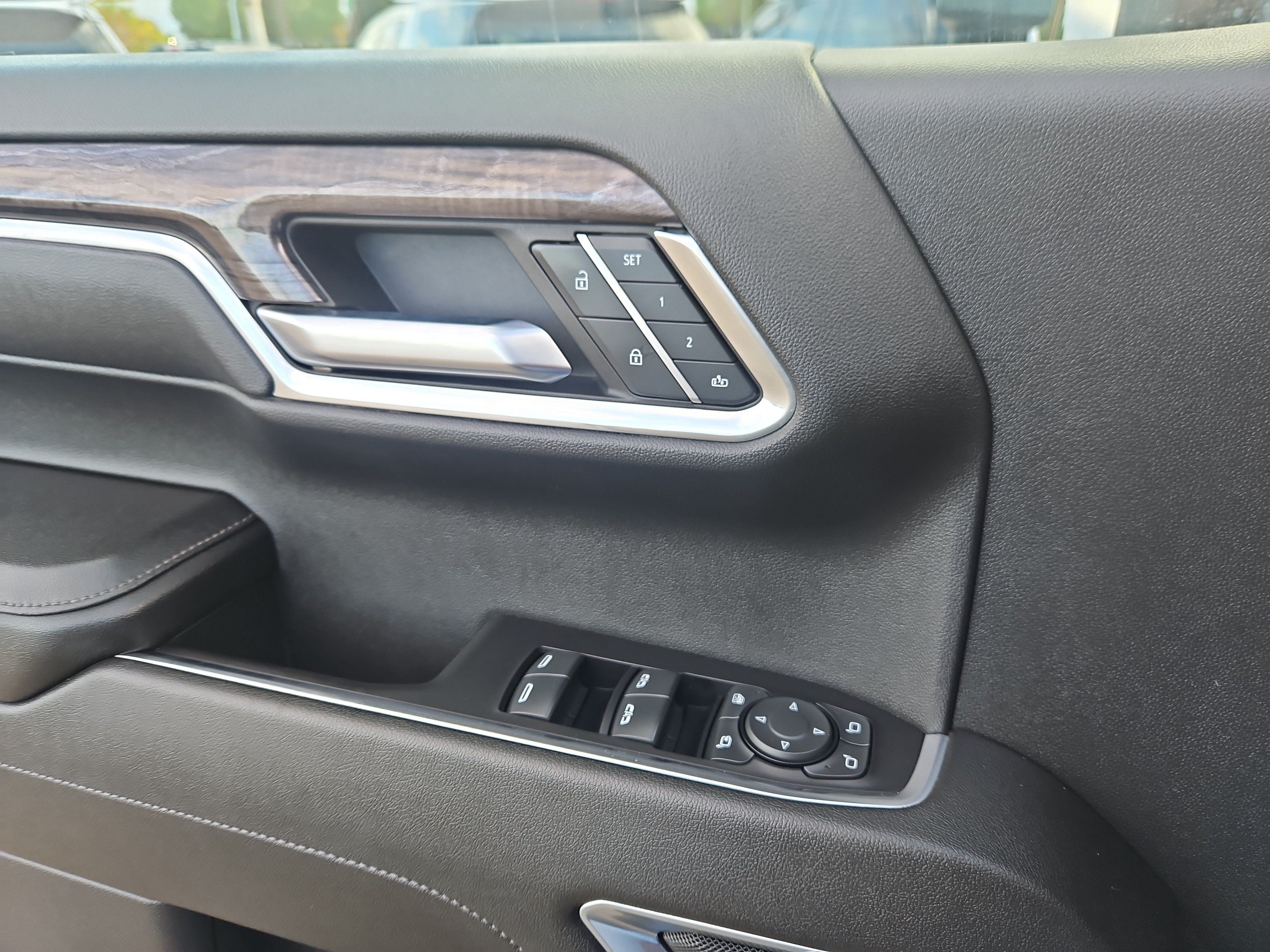 Used 2023 Chevrolet Silverado 1500 LTZ w/ Technology Package AWD/4WD image 23