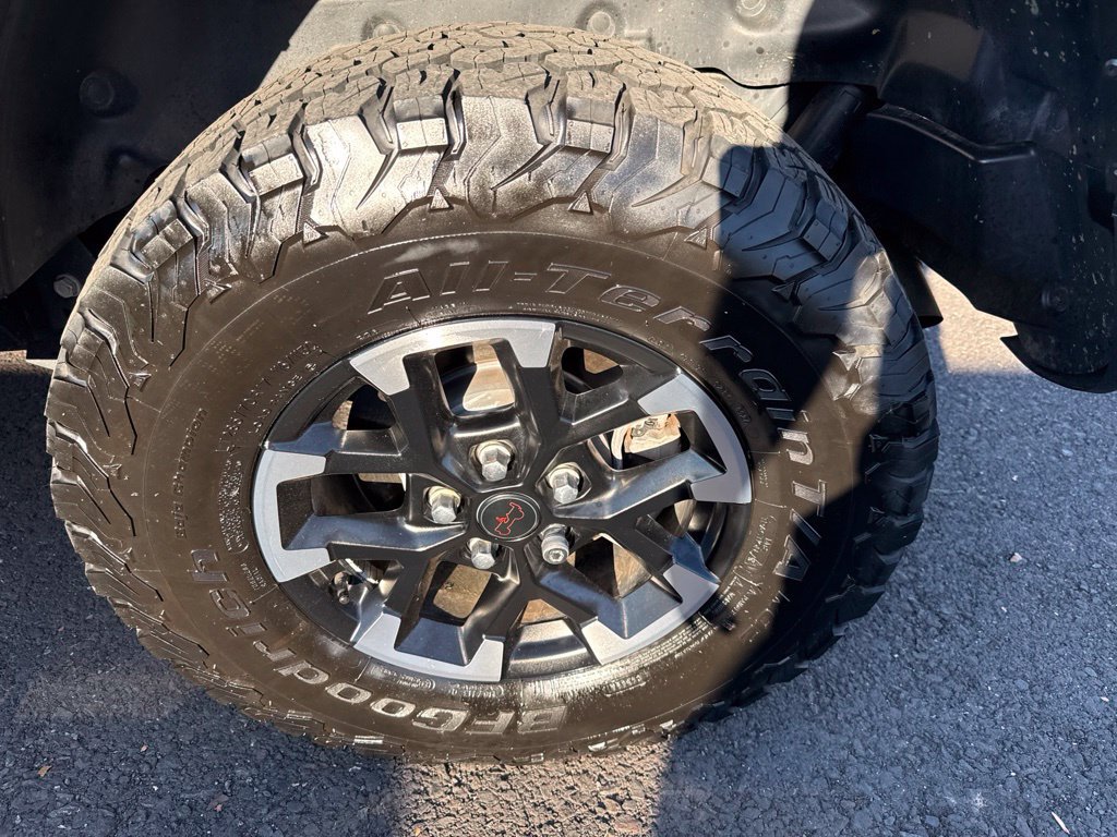 Used 2024 Jeep Wrangler Unlimited Rubicon AWD/4WD image 9