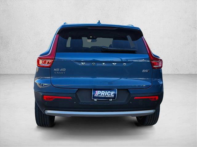Used 2023 Volvo XC40 B5 Plus image 4