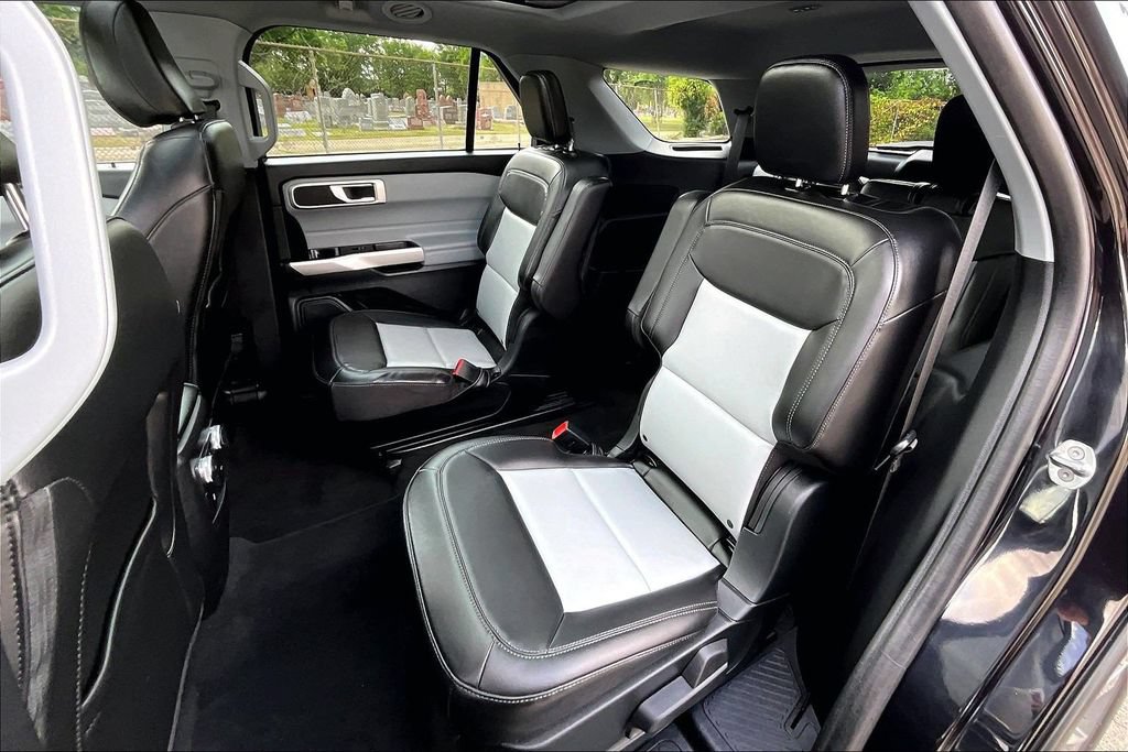 Certified 2022 Ford Explorer XLT w/ Equipment Group 202A AWD/4WD image 25