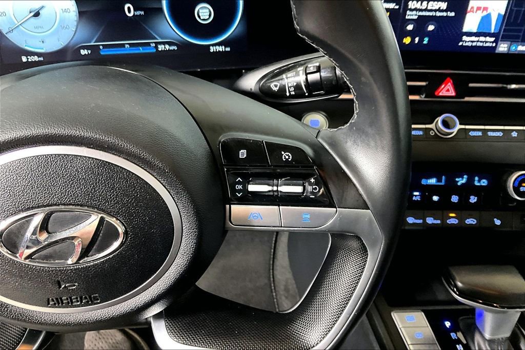 Used 2023 Hyundai Elantra SEL w/ Convenience Package image 15