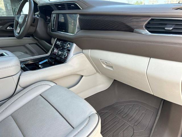 Used 2023 GMC Yukon XL Denali w/ Denali Reserve Package AWD/4WD image 26