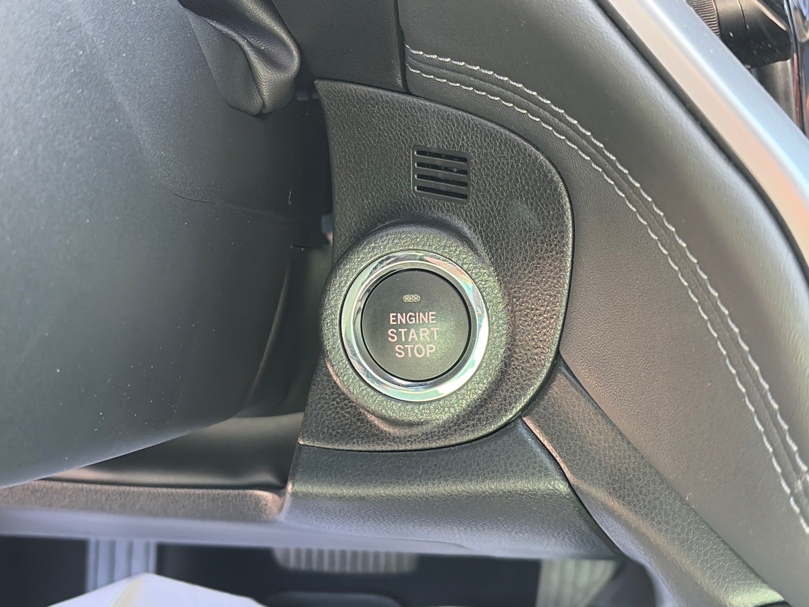Used 2023 Subaru Outback Touring XT AWD/4WD image 13