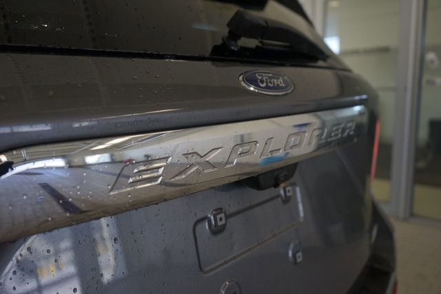 Certified 2021 Ford Explorer Limited w/ Equipment Group 301A image 13