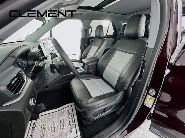 Certified 2022 Ford Explorer XLT w/ Equipment Group 202A AWD/4WD image 30