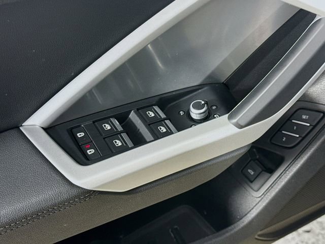 Used 2024 Audi Q3 2.0T Premium image 17