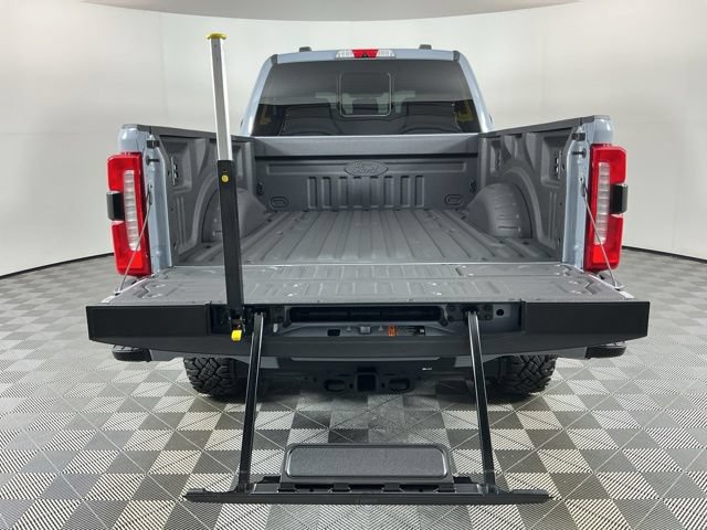 Certified 2025 Ford F350 Lariat w/ Lariat Ultimate Package AWD/4WD image 8