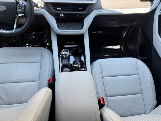 Certified 2025 Ford Explorer Platinum w/ Ultimate Package AWD/4WD image 6