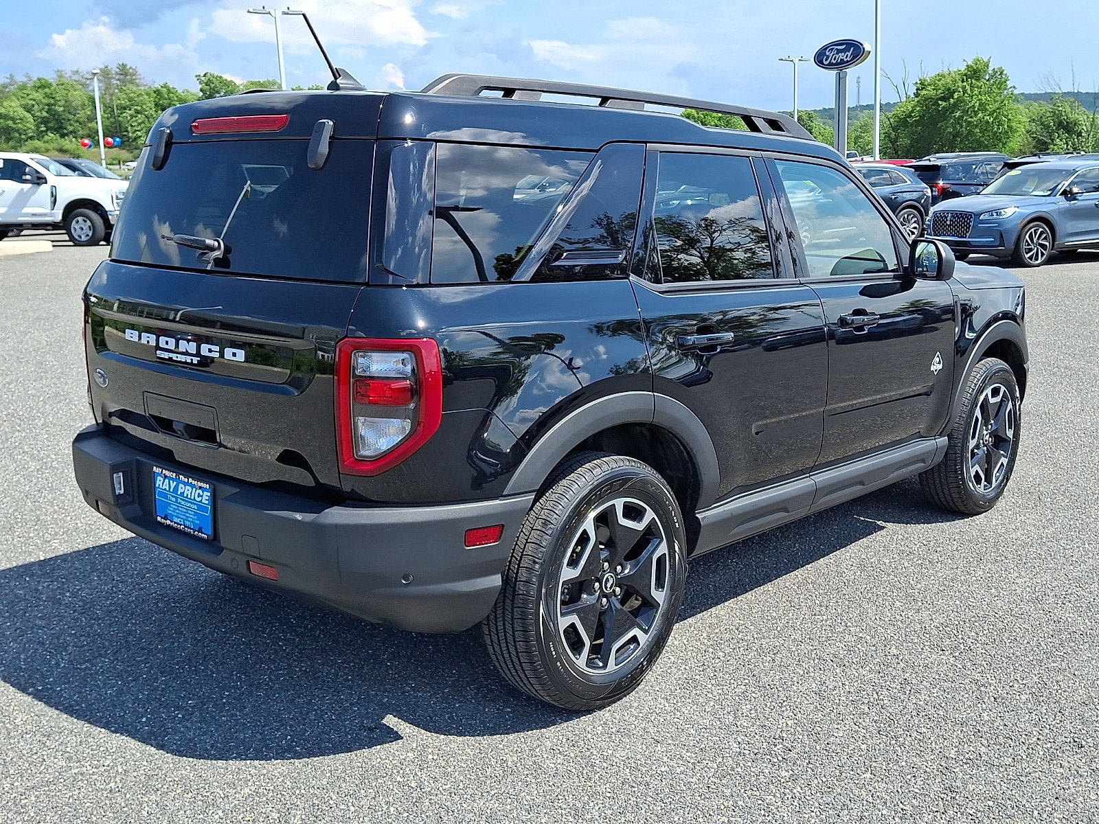 Certified 2024 Ford Bronco Sport Outer Banks w/ Tech Package AWD/4WD image 7