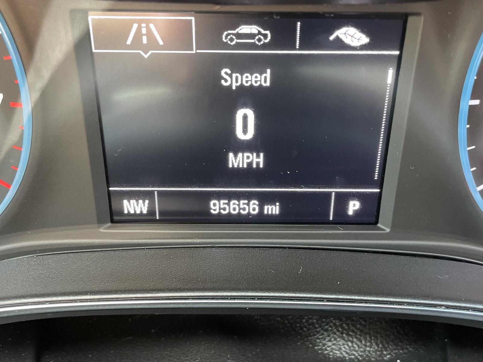 Used 2017 Chevrolet Cruze LT FWD image 3