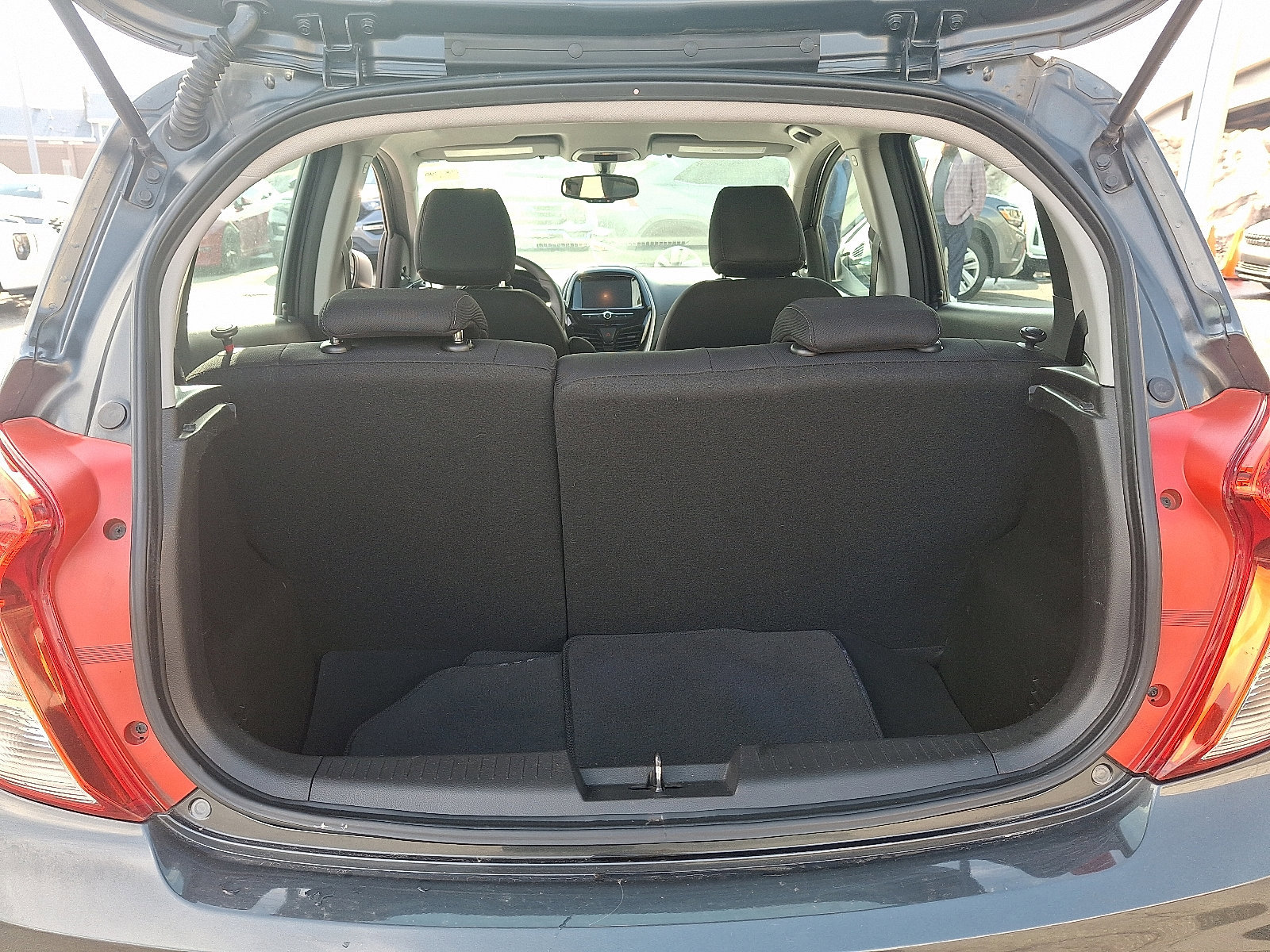 Used 2018 Chevrolet Spark LS image 27