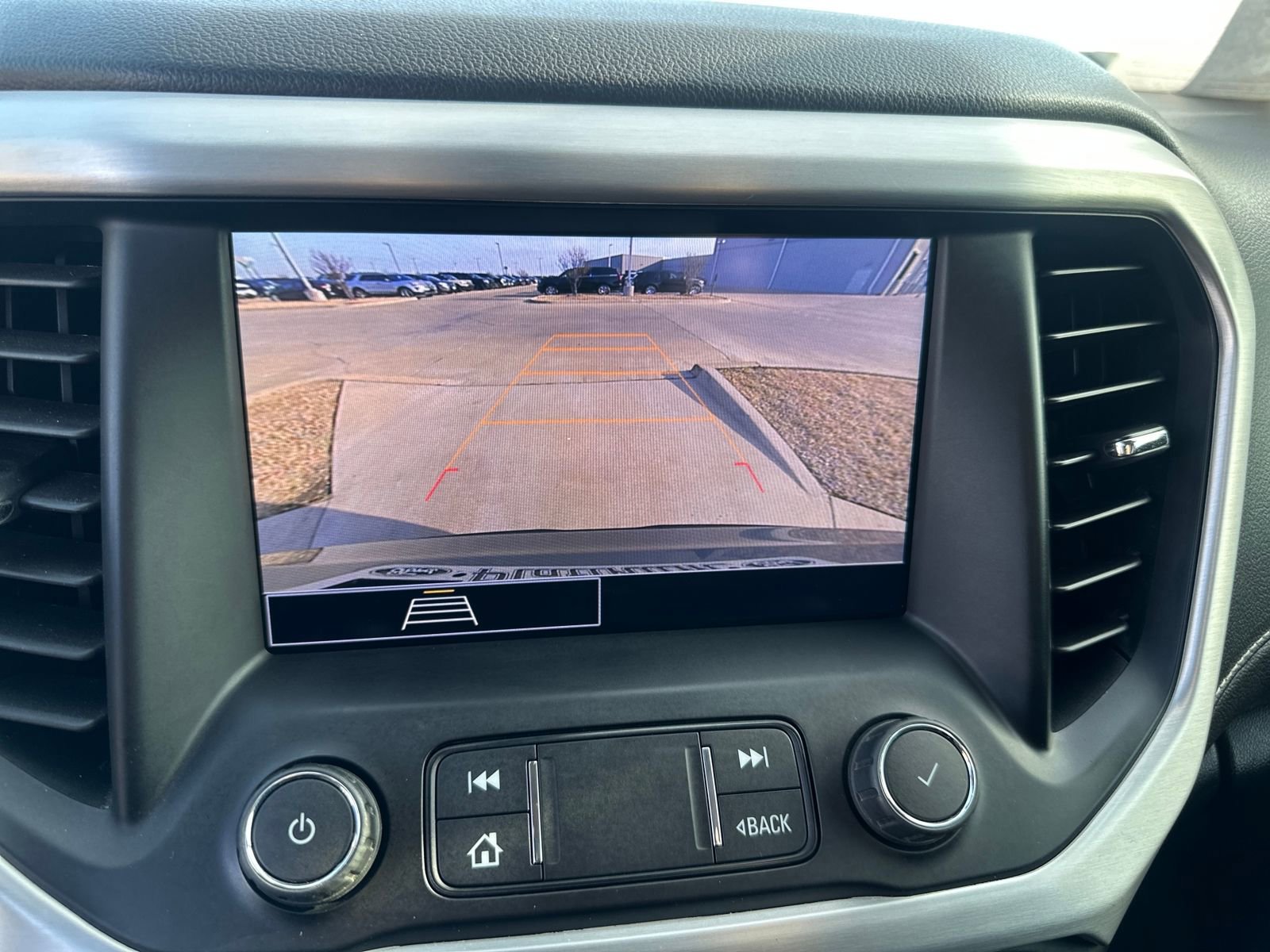 Used 2020 GMC Acadia SLE w/ Driver Convenience Package image 21