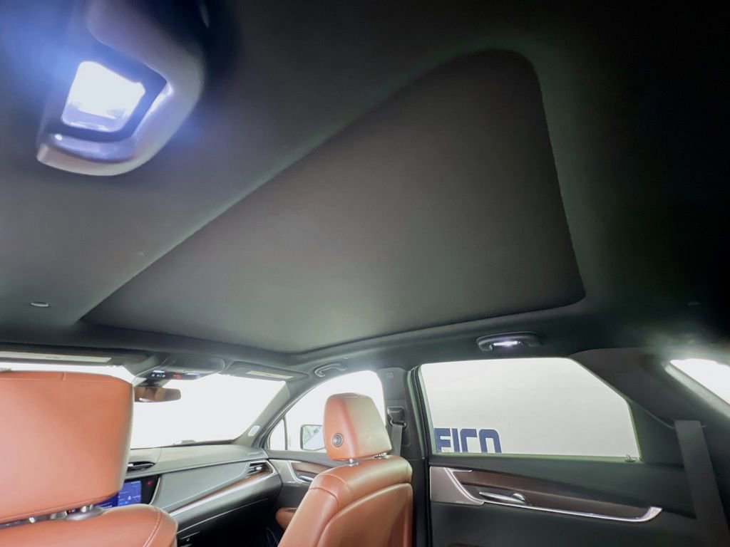 Used 2021 Cadillac XT5 Sportv w/ LPO, Floor Liner Package AWD/4WD image 39