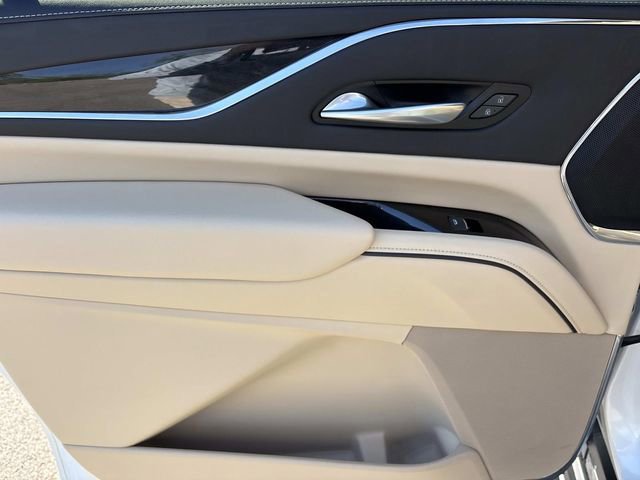 Used 2024 Cadillac Escalade ESV Premium Luxury w/ Performance Package image 19