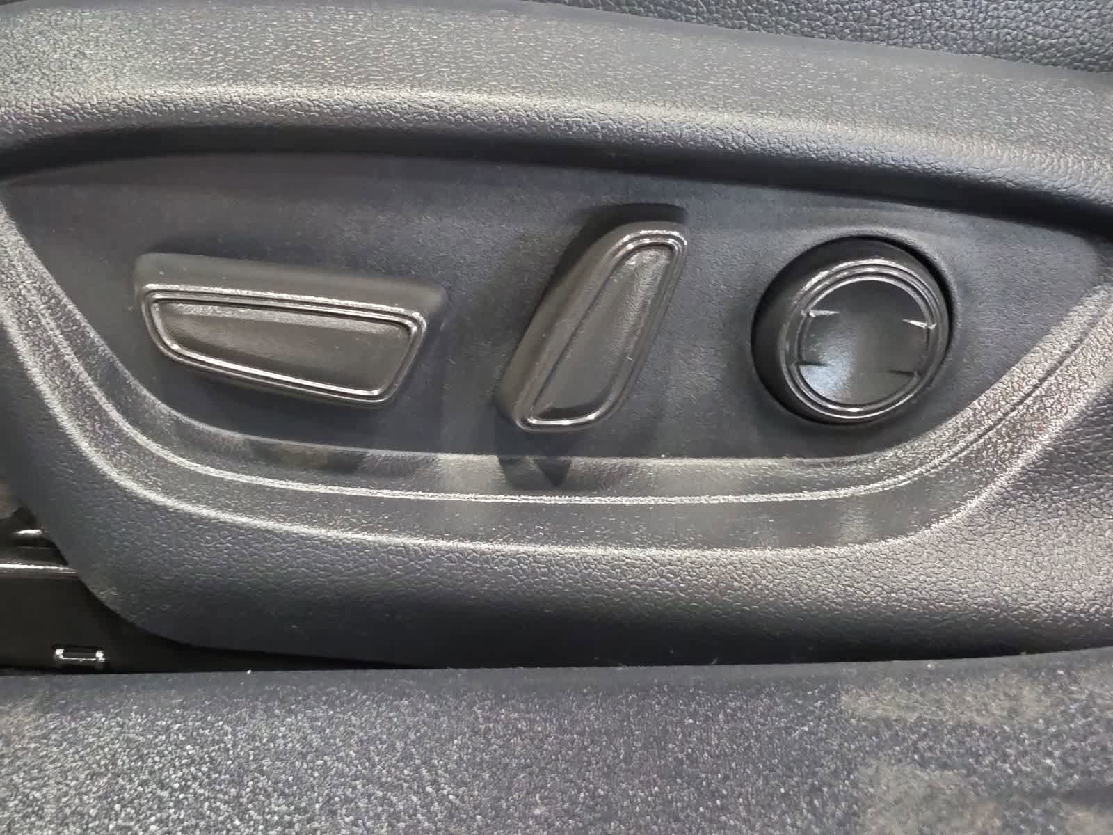 Used 2025 Toyota Camry XSE AWD/4WD image 17