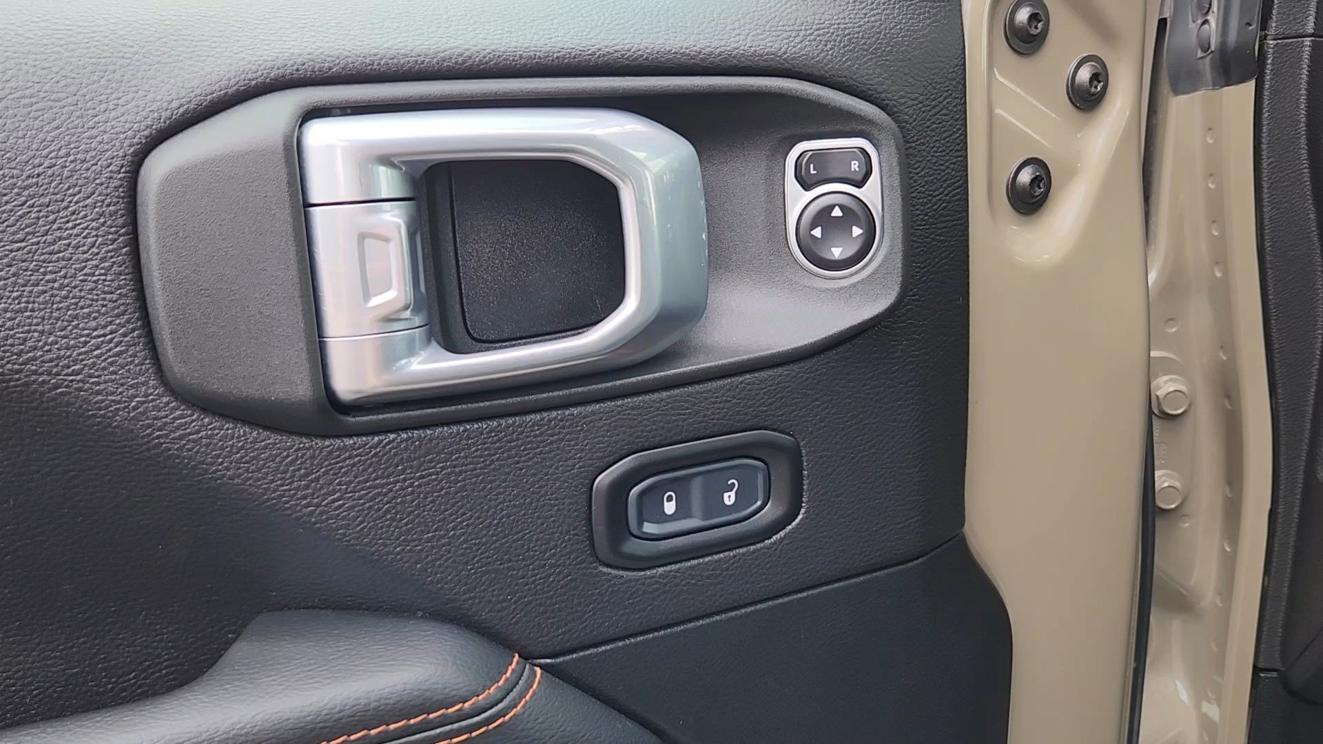 Used 2020 Jeep Gladiator Mojave AWD/4WD image 7