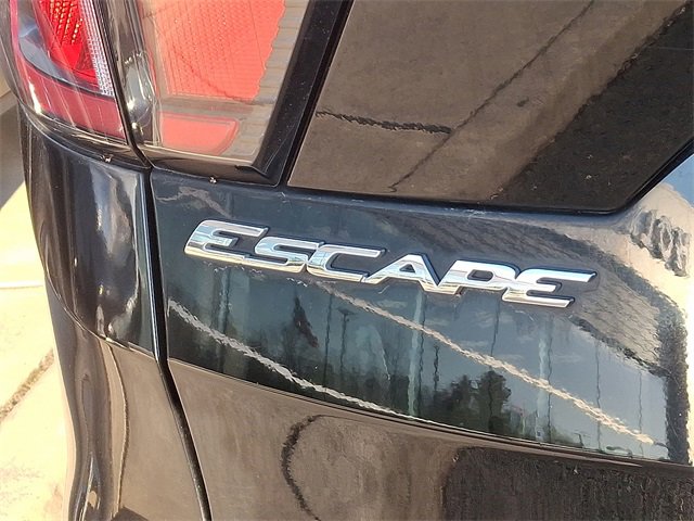 Certified 2018 Ford Escape SE image 30