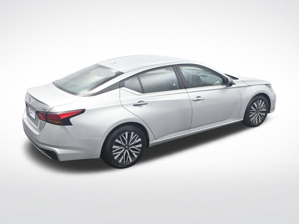 Used 2024 Nissan Altima 2.5 SV FWD image 33