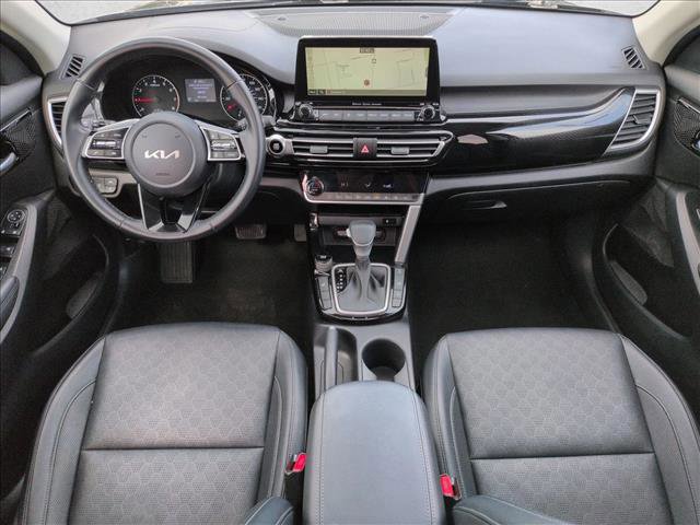 Used 2023 Kia Seltos EX image 19