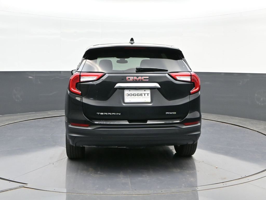 Used 2024 GMC Terrain SLE image 8