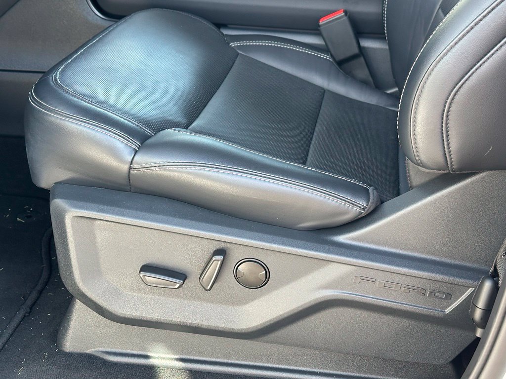 Certified 2025 Ford Expedition Platinum AWD/4WD image 31