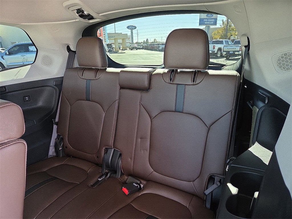Used 2025 Honda Pilot Elite image 18