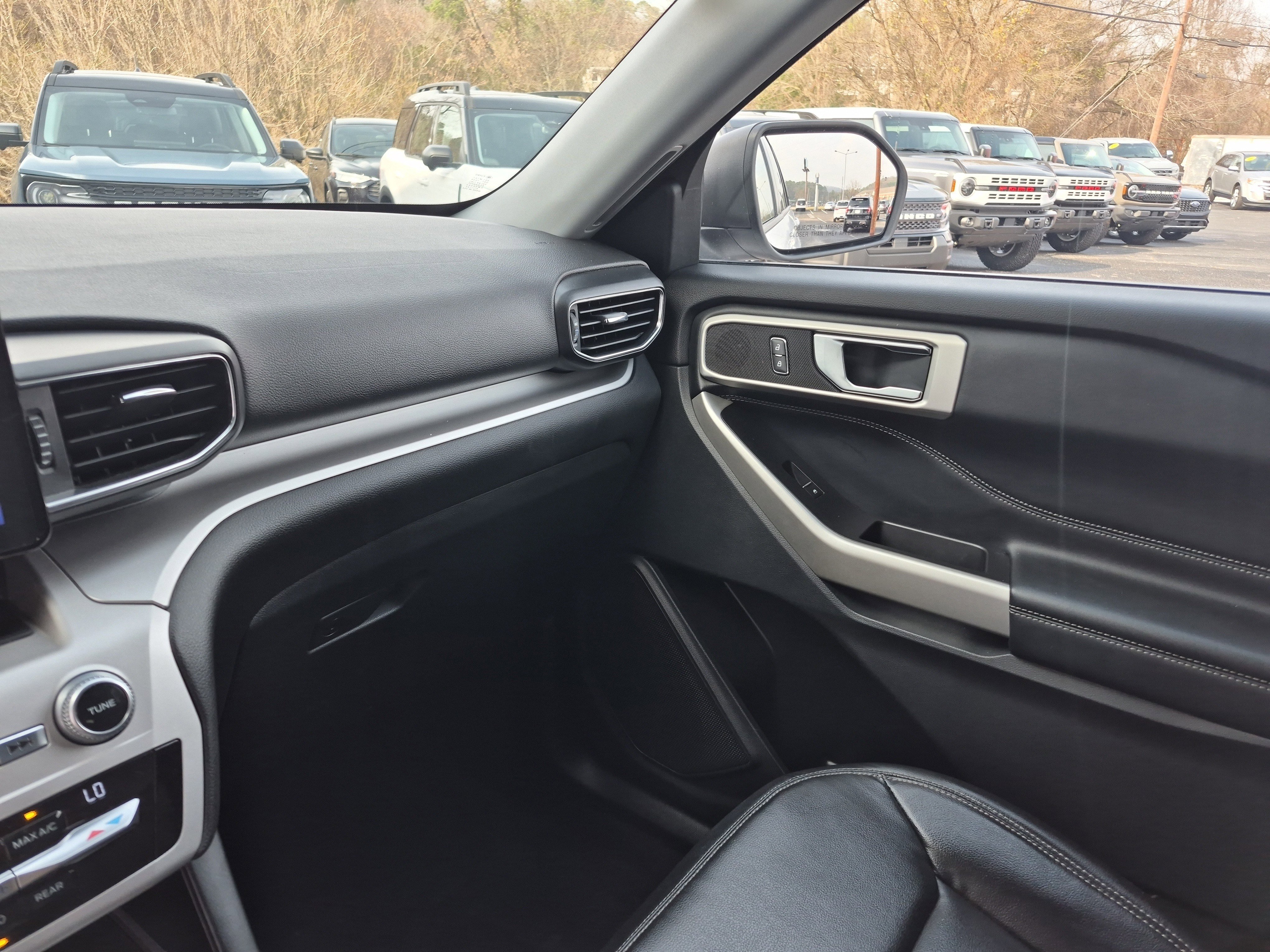 Certified 2020 Ford Explorer XLT w/ Equipment Group 202A image 21