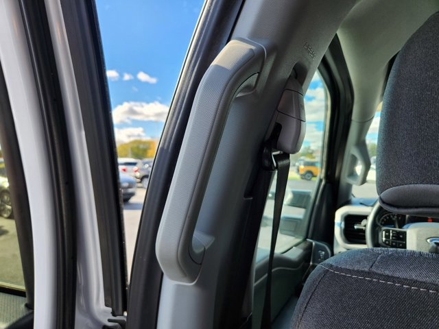 Certified 2022 Ford F150 XLT w/ Equipment Group 302A High image 33