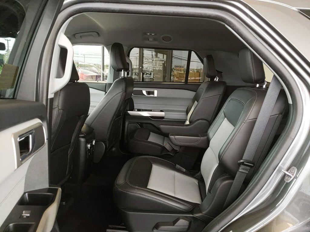 Certified 2023 Ford Explorer XLT w/ Equipment Group 202A AWD/4WD image 14