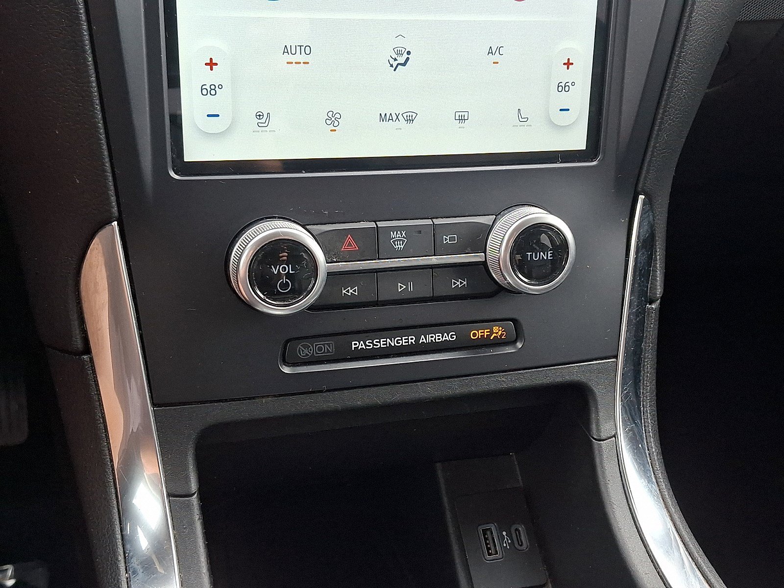 Certified 2021 Ford Edge Titanium w/ Cargo Accessory Package FWD image 14