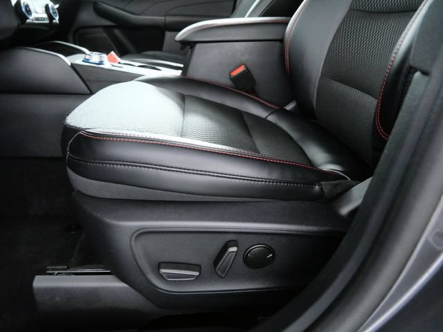 Certified 2025 Ford Escape ST-Line Select AWD/4WD image 13