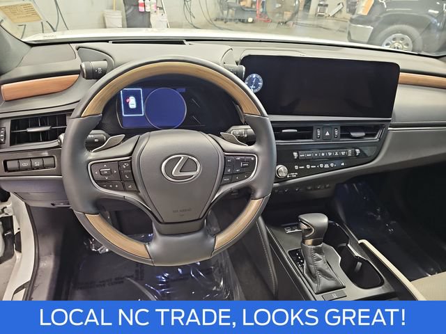 Used 2024 Lexus ES 350 Ultra Luxury w/ Accessory Package (Z2) FWD image 16
