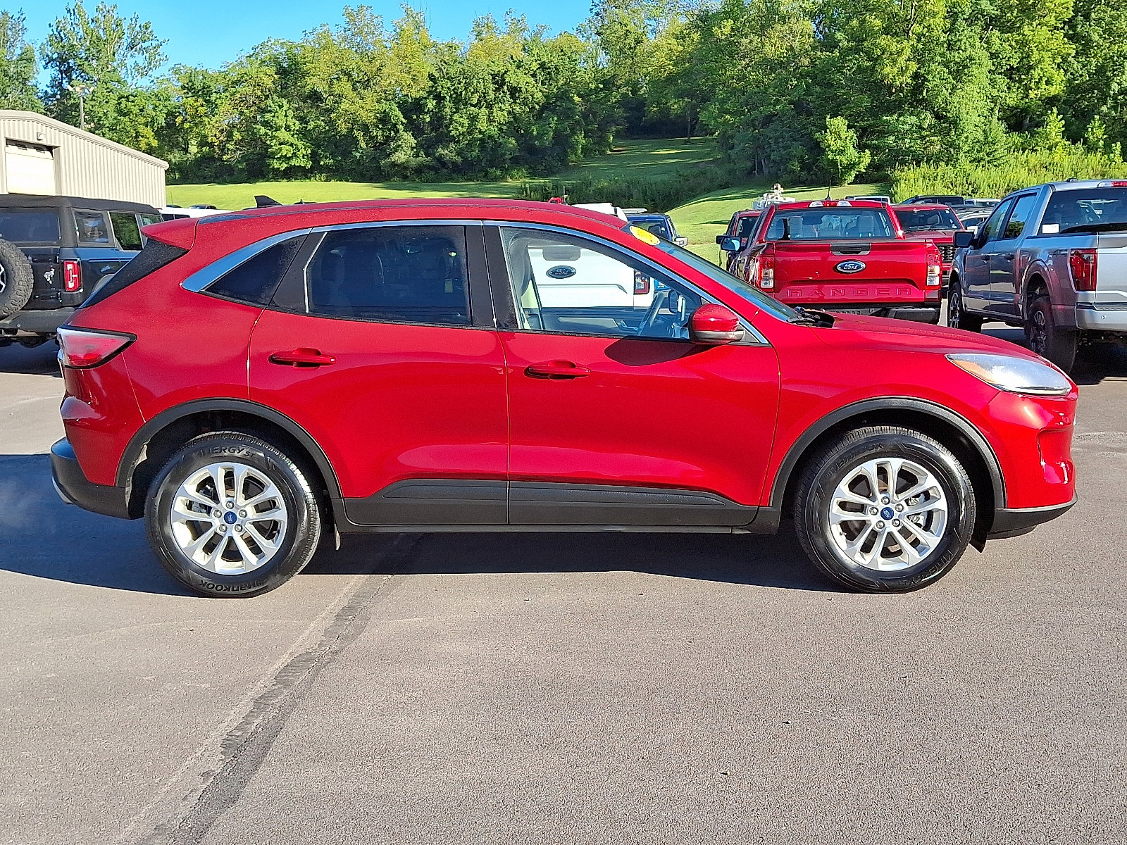 Certified 2020 Ford Escape SE image 12