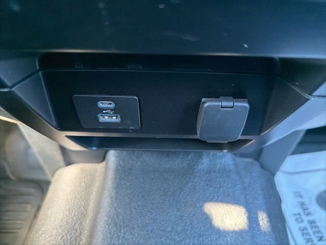 Certified 2022 Ford F250 Lariat w/ Black Appearance Package image 41