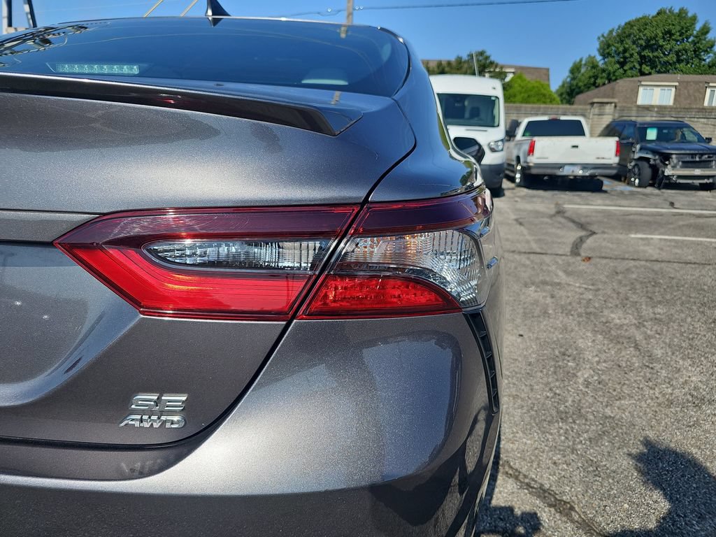 Used 2024 Toyota Camry SE AWD/4WD image 32