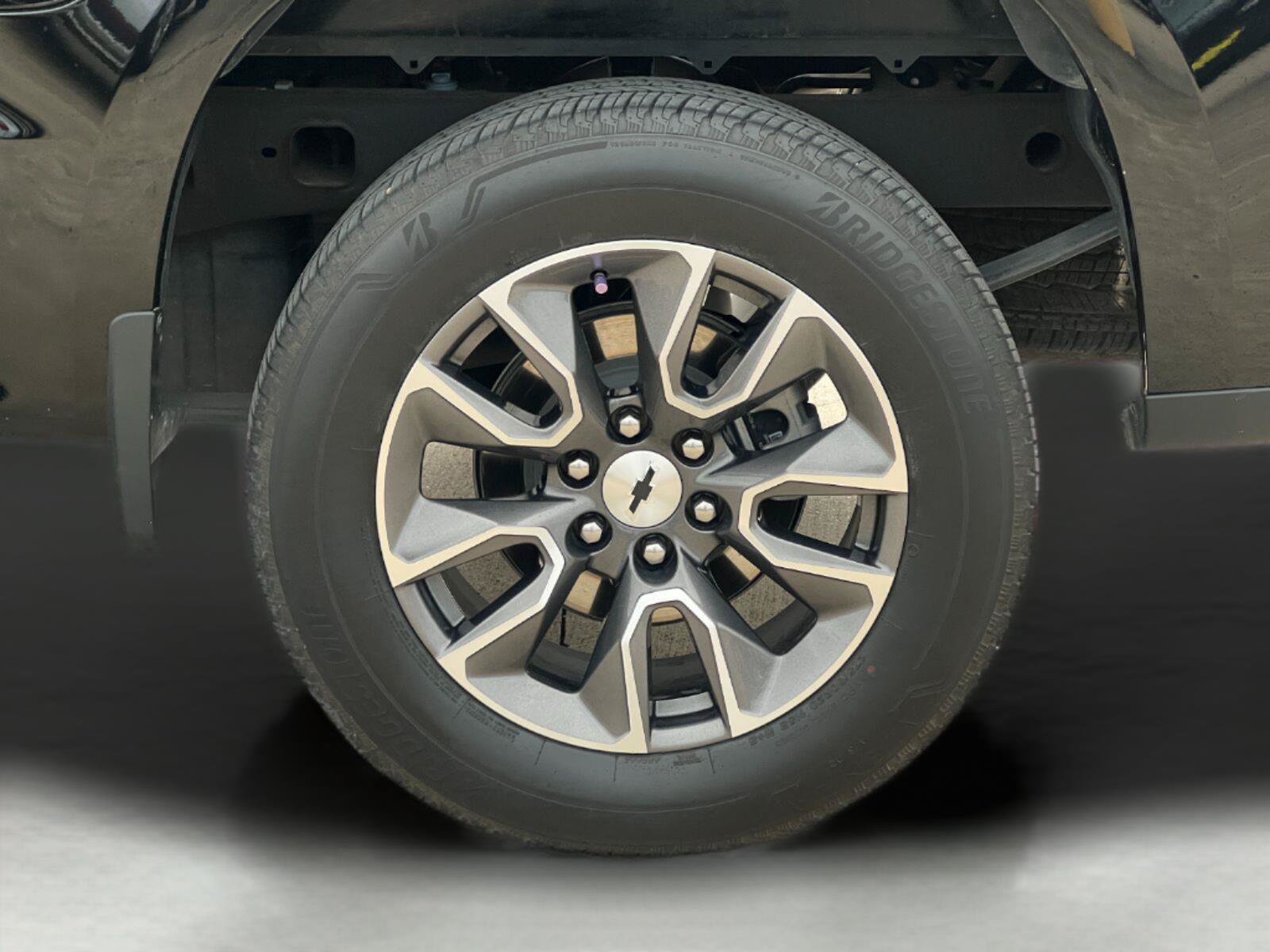 Used 2024 Chevrolet Silverado 1500 LT w/ Convenience Package II RWD image 28